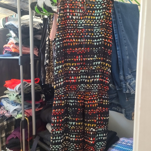 Low cut romper - Picture 3 of 3